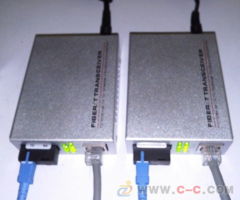 百兆外置單模單纖收發(fā)器 QS-20SM-SF 性能穩(wěn)定，傳輸無憂